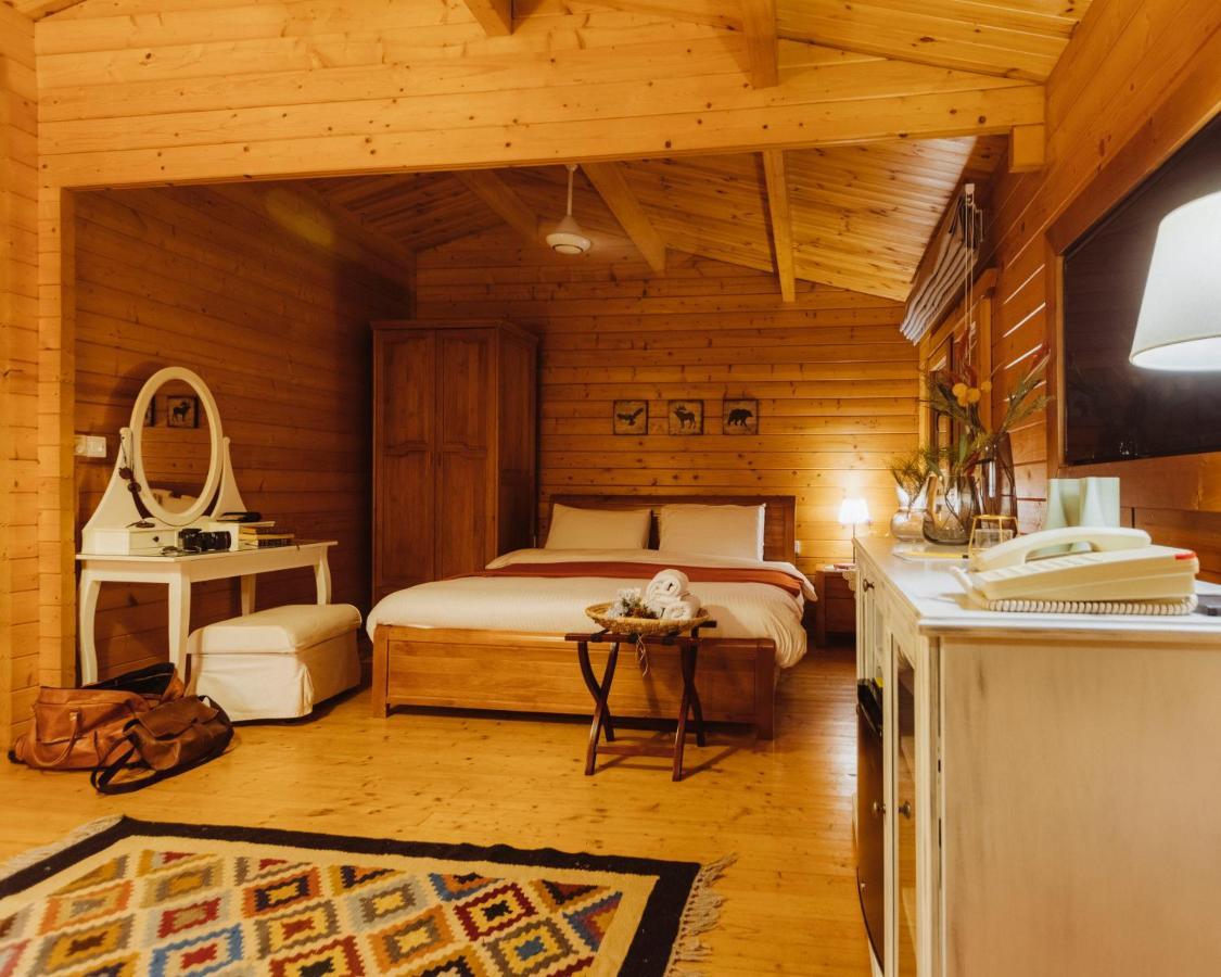 Mountain Breeze Lodge & Resort Ас-Сальт Экстерьер фото